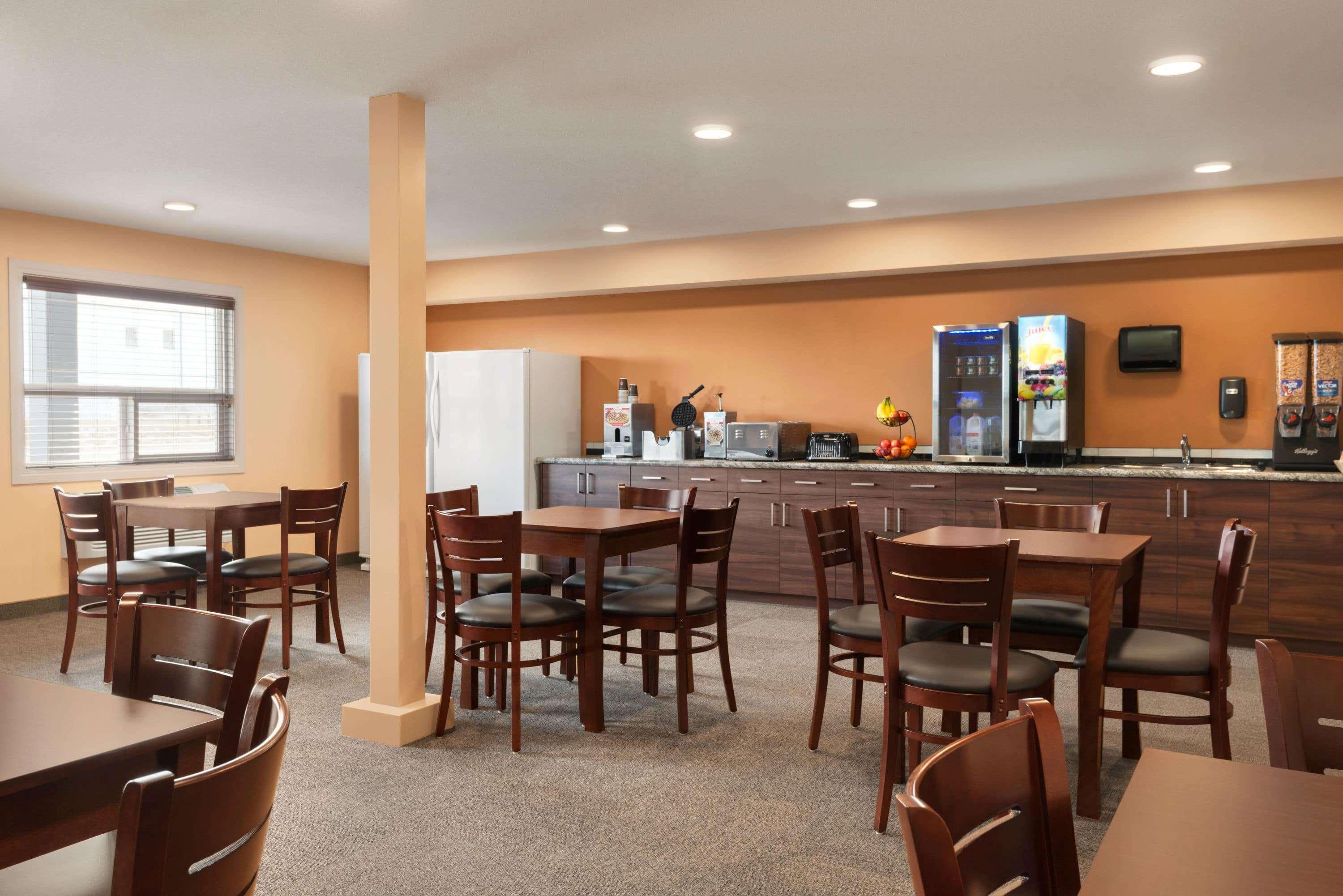 Travelodge By Wyndham Pincher Creek Exterior photo